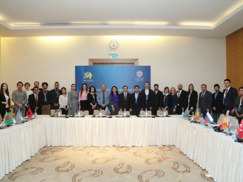 16 ölkənin gənclər təşkilatları Bakıya toplandı