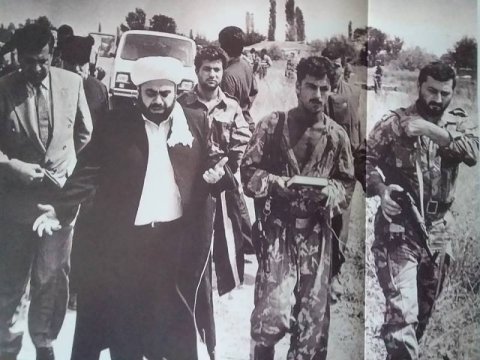 Bir şəklin tarixçəsi - Allahşükür Paşazadə Qarabağda əsgərlər arasında