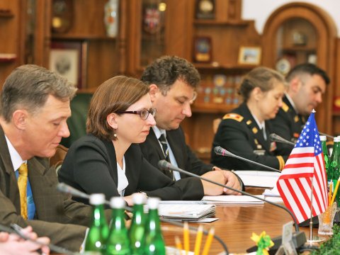 ABŞ Müdafiə Nazirliyinin rəsmisi Bakıda Rusiyanı ittiham etdi