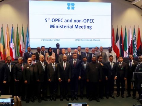 Azərbaycan neft hasilatının azaldılması qərarını dəstəkləyir