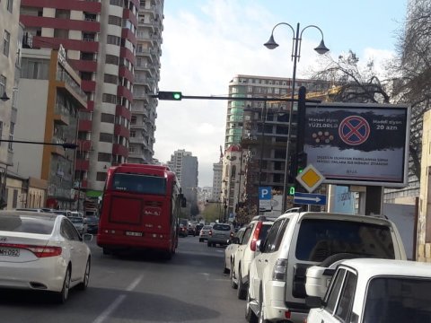 Agentlik&nbsp;k&uuml;&ccedil;ə və prospektlərdə maarifləndirmə xarakterli l&ouml;vhələr vurdu - FOTO