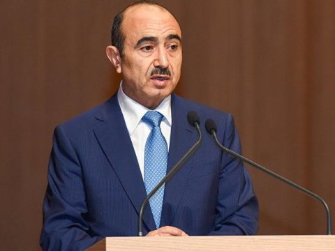 Onlara kim olduqlarını, əsl yerlərini göstərmək lazımdır - Əli Həsənovdan SƏRT ÇIXIŞ   