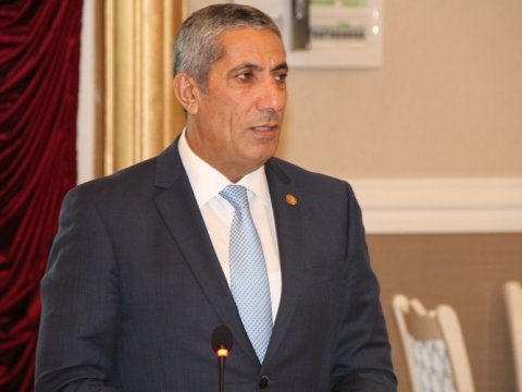 “Biri var, heç tanımıram, professordur-nədir...” - ETİRAZ   