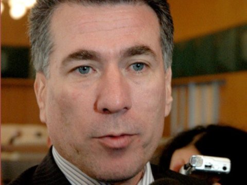 Ziyafət Əsgərov: Himn çalınanda hərə bir cür dayanır   