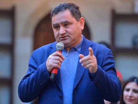 Xanım rektor norma qoydu: dərsə cırıq şalvarda, açıq geyimdə gəlmək olmaz!