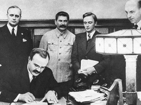 İosif Stalinlə Adolf Hitlerin dostluğu...