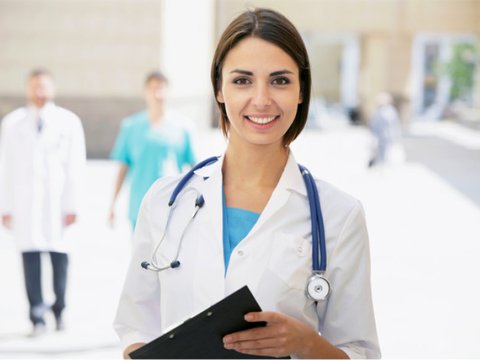 Azərbaycanda 6 min manat maaş alan həkimlər var - RƏSMİ