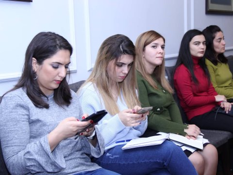 Bizimkilər: “Jurnalistikaya qəbul olunanda ağlayırdım” - FOTOLAR