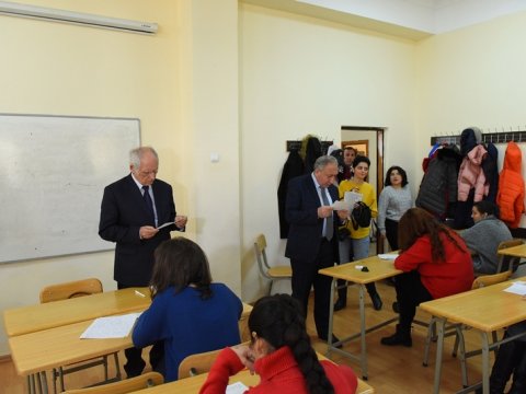 Jurnalistlər və QHT təmsilçiləri ADU-da imtahanları izlədi - FOTOLAR