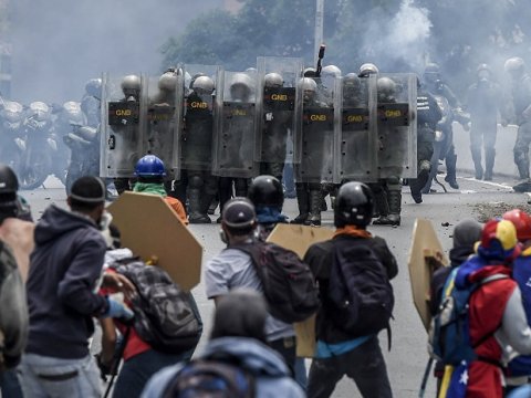 Parlament sədrinin həbsi ölkəni qarışdırdı - YENİLƏNİB