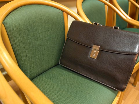 Ermənistanda 17 məmur işdən çıxarıldı