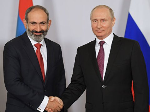 Putin Paşinyanı təbrik etdi