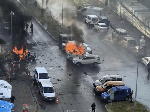 T&uuml;rkiyə ilə sərhəddə partlayış: 9 &ouml;l&uuml;, 20 yaralı