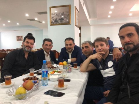 “Coşqun ofisiant, mən satıcı işləyir, Azər Axşam və Rafael klounluq edirdi” - Bir qrupun MƏZUNLARI