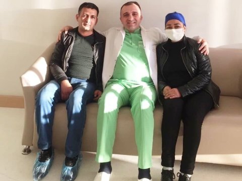 Azərbaycanda qardaş öz böyrəyini bacısına bağışladı - FOTO
