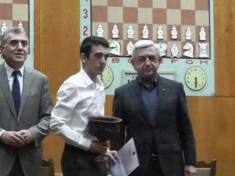Sarkisyan yenidən ictimaiyyət qarşısına &ccedil;ıxdı - FOTO