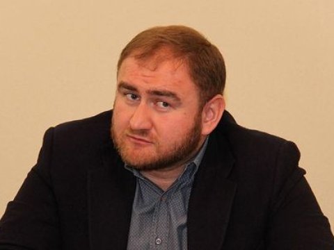 Senator iclas zalında həbs olundu - YENİLƏNİB