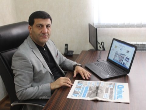 Daha bir baş redaktor qəzetini bağladı   