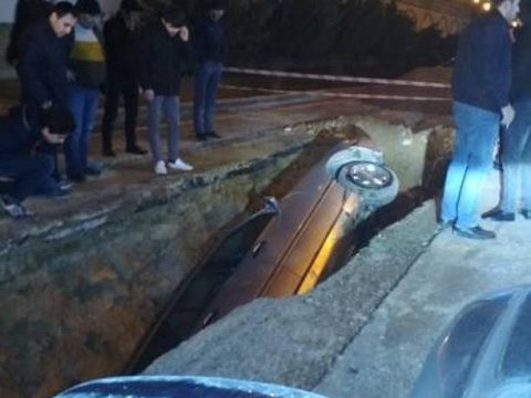 “Azərsu”dan “Babək”də xəndəyə düşən “Mercedes”lə bağlı AÇIQLAMA   