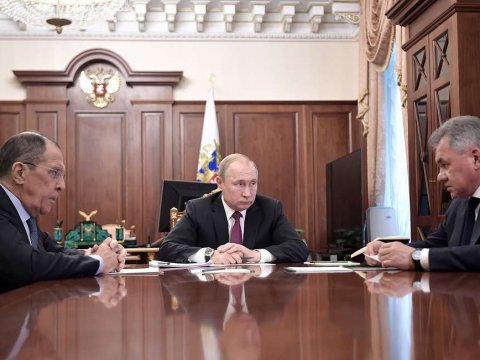 Rusiya da nüvə müqaviləsindən çıxdı - Putin nazirlərə danışıqlara getməməyi tapşırdı