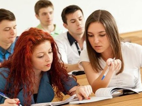 Tələbələrin k&ouml;&ccedil;&uuml;r&uuml;lməsi başa &ccedil;atır  &nbsp;