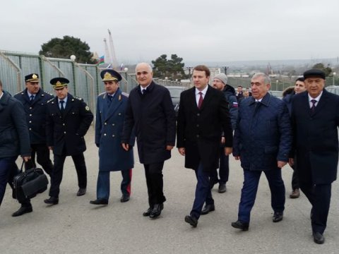Azərbaycan rəsmiləri Rusiya ilə sərhəddə tikilən körpüyə baxdılar - FOTOLAR  