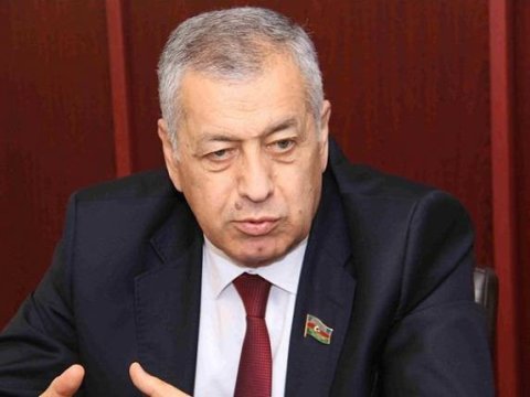 Məhkəmələrdə dollar kreditləri ilə bağlı 200 minə yaxın iş var - Vahid Əhmədov