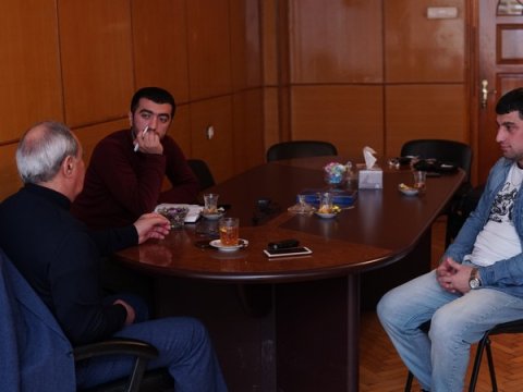 Qalstuksuz həmsöhbət - Fəzail Ağamalı: “O dönərin dadı hələ də damağımdadır” - LAYİHƏ - VİDEO