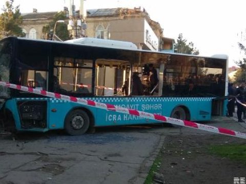 Yol polisi Sumqayıtdakı dəhşətli qəza ilə bağlı məlumat yaydı