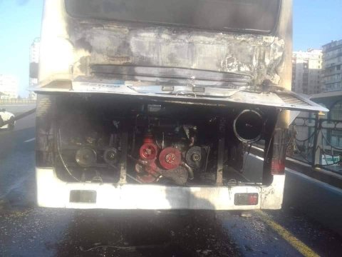 Bakıda sərnişin avtobusu YANDI  &nbsp;