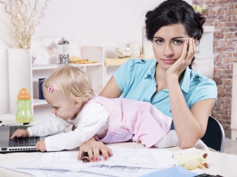 Azərbaycanda qeyri-iqtisadi fəal qadınların 45 faizi evdardır