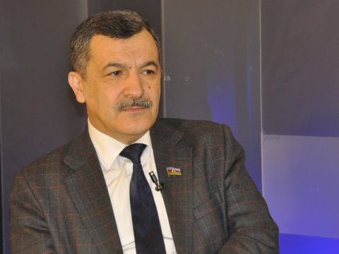 “Qız iplərə dəyərək yıxıldığından az zədələnib” - Deputat təfərrüatı açıqladı