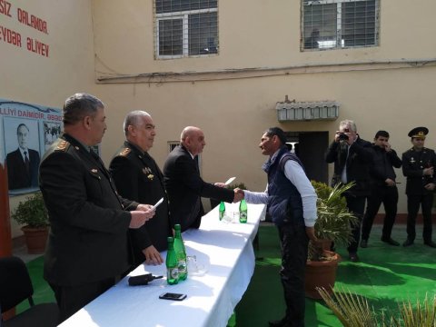 Xələc həbsxanasında 13 nəfər azadlığa buraxıldı - FOTO