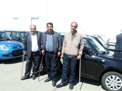 997 nəfər dövlətdən pulsuz maşın almaq istəyir   
