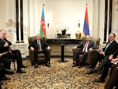 Azərbaycan və Ermənistan liderlərinin təkbətək g&ouml;r&uuml;ş&uuml; saat yarım &ccedil;əkib