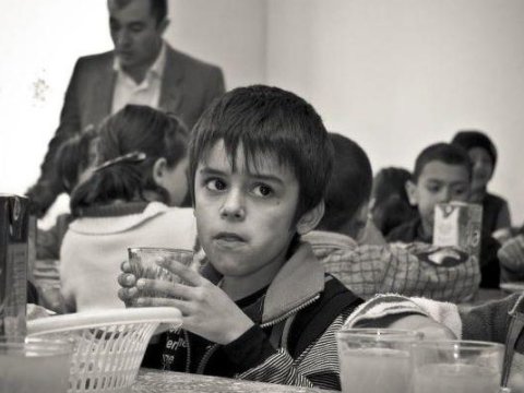 İcra hakimiyyətlərində taleyi “qumara qoyulan” UŞAQLAR
