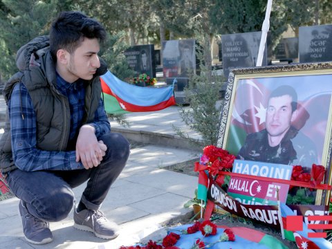 Aprel şəhidinin &ouml;vladı Heydər Əliyev Fondunda işə qəbul olunub 