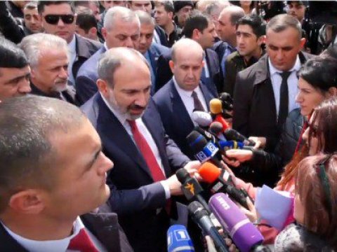 Paşinyan ombudsmandan narazı qaldı: &ldquo;Qoyun məni, tutub aparsınlar&rdquo;