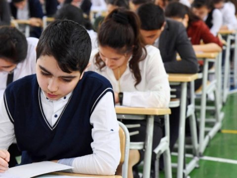 Bu g&uuml;n 11-cilərin buraxılış imtahanıdır  &nbsp;