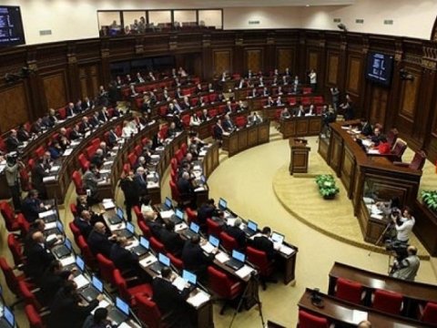 Ermənistan parlamentinin n&ouml;vbədənkənar iclası ke&ccedil;irilir