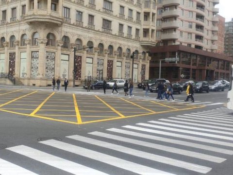 Bakı Nəqliyyat Agentliyi 74 yol kəsişməsində yeni qaydalar tətbiq edir