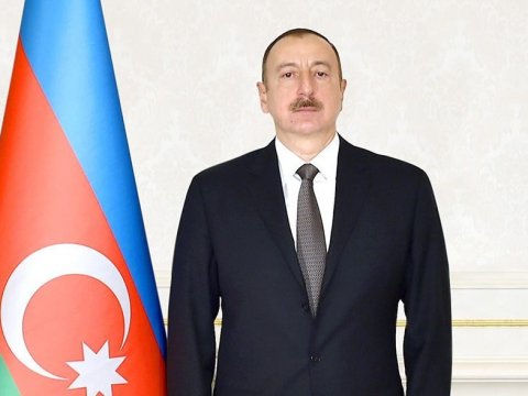 Qazanılan uğurlar, artan xalq sevgisi: İlham Əliyevin yenidən Prezident seçilməsindən 1 il ötür