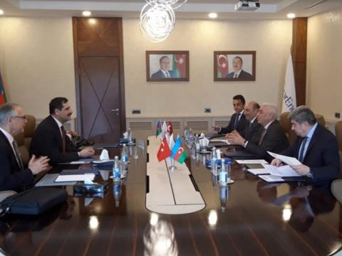 Baba Rzayev Türkiyə  səfiri ilə müzakirə apardı  