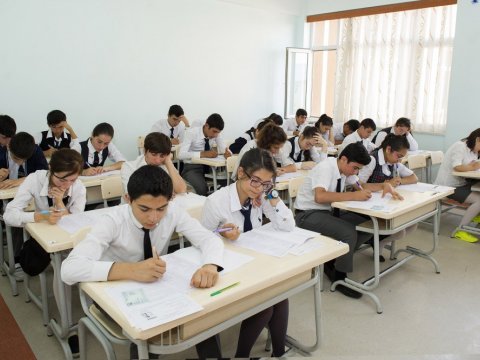 11-ci sinif şagirdləri buraxılış imtahanları veridilər - YENİLƏNİB