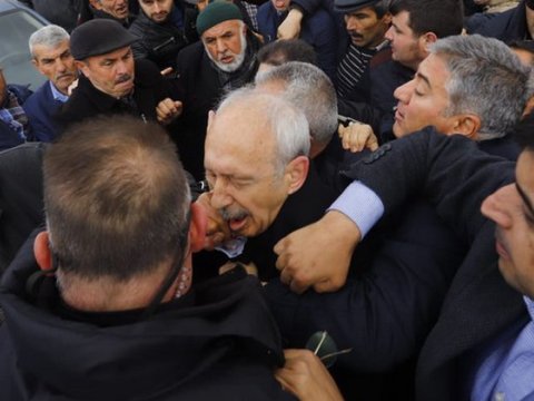 Başı bəlalı Kılıçdaroğlu  - O, ilk dəfə deyil döyülür - FAKTLAR