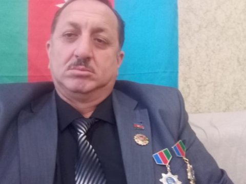 Sosial şəbəkədə “vizit kartı” yayılan QHT sədri: “Bakıya qayıdım, həmin şəxsi tapıb sürüyəcəm” 