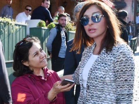 Redaktorlar: “Mehriban Əliyevanın bu çıxışı jurnalistlərə dəstək idi”