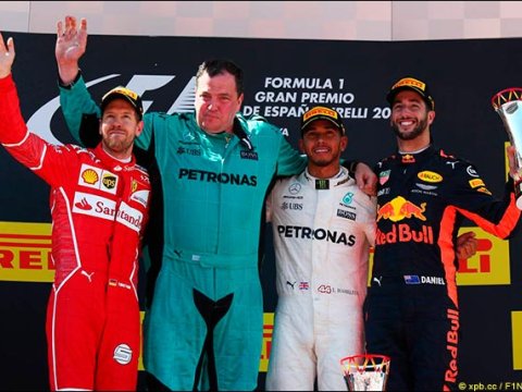 Formula 1-in favoritləri final öncəsi müsahibə verdi