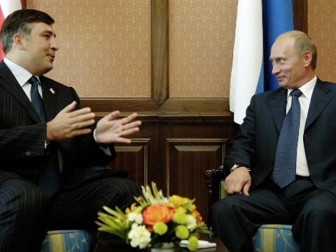 Putin yenə Saakaşviliyə söz atdı