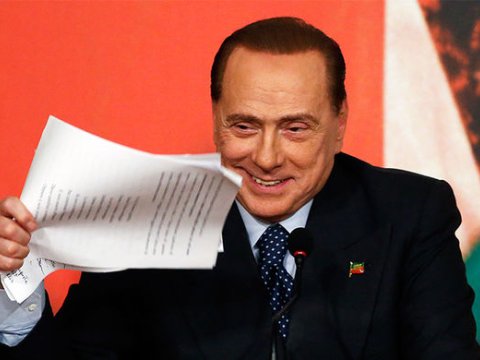 Berluskoni təcili xəstəxanaya yerləşdirildi